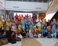 BAKORNAS GMDM DPW KOTA SURABAYA GELAR HALBIL DAN PERINGATAN HARI KARTINI DI THE CENTRAL MALL GUNAWANGSA TIDAR SURABAYA