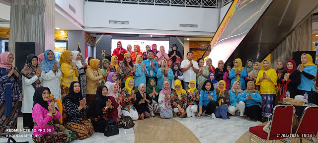 BAKORNAS GMDM DPW KOTA SURABAYA GELAR HALBIL DAN PERINGATAN HARI KARTINI DI THE CENTRAL MALL GUNAWANGSA TIDAR SURABAYA