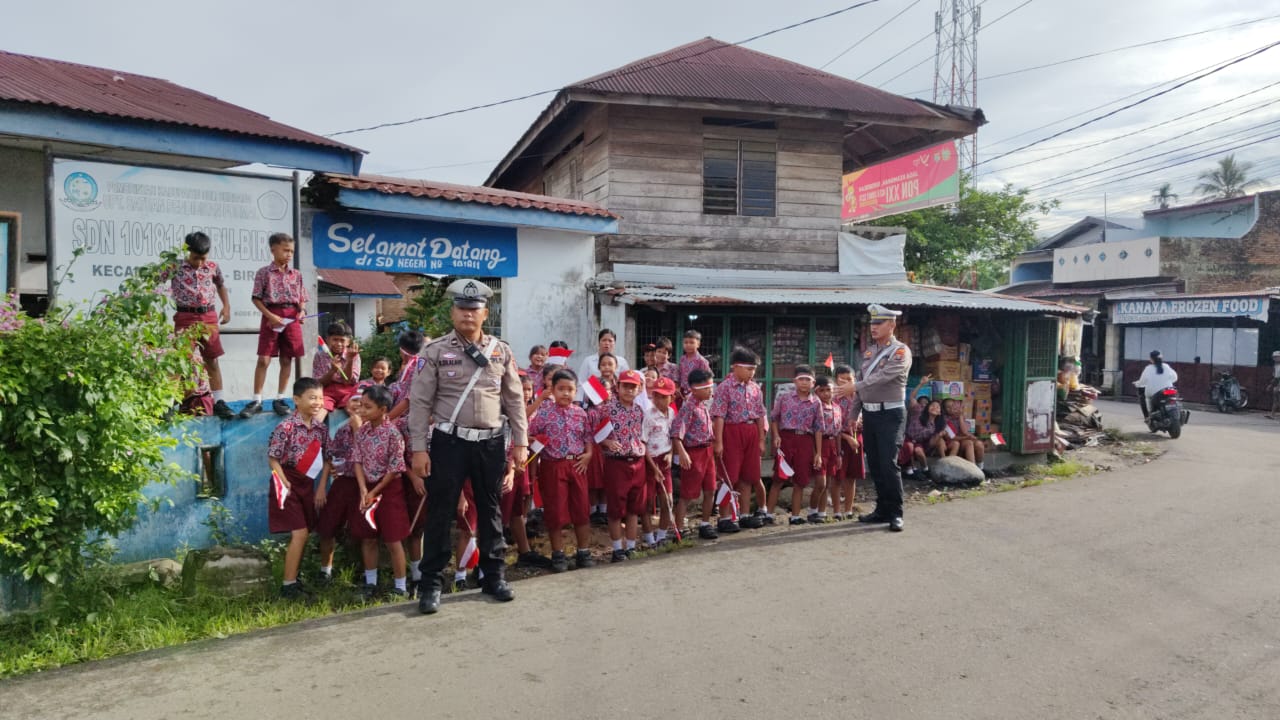 Polresta Deli Serdang Laksanakan Pengamanan Kunjungan Presiden RI Rangka Peresmian Bendungan Lau Simeme Polresta Deli Serdang Laksanakan Pengamanan Kunjungan Presiden RI Rangka Peresmian Bendungan Lau Simeme
