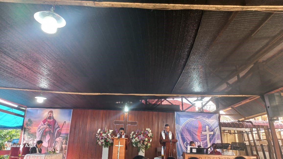 Ketika Gereja Masih Direnovasi, Di Minggu Rogate Jemaat Tak Henti Menggema Doa untuk Kesejahteraan Bersama