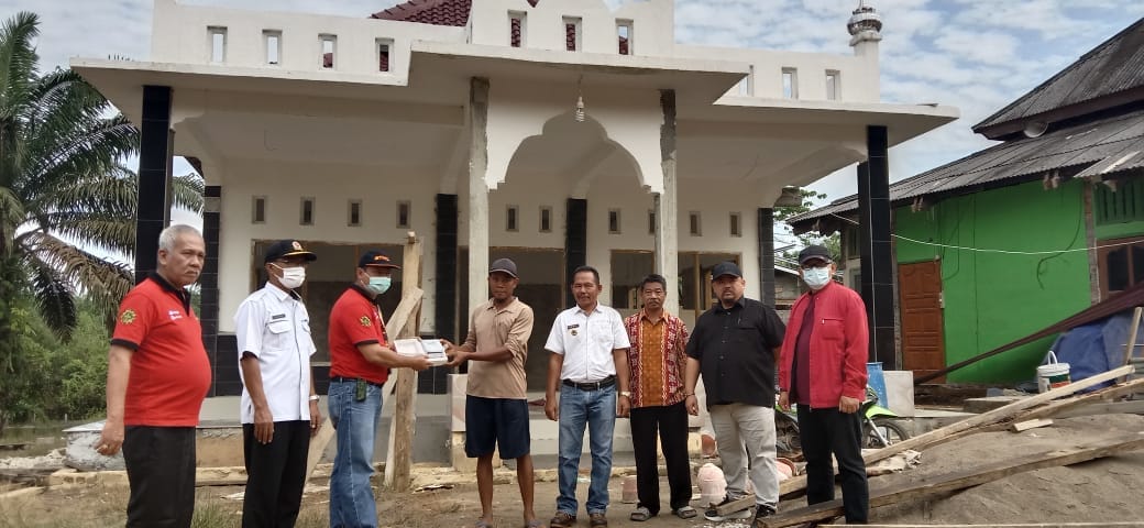 PT MEP Hadiahi 4 Masjid 1 Gereja di Kecamatan BHL Dengan KWH Meter Gratis