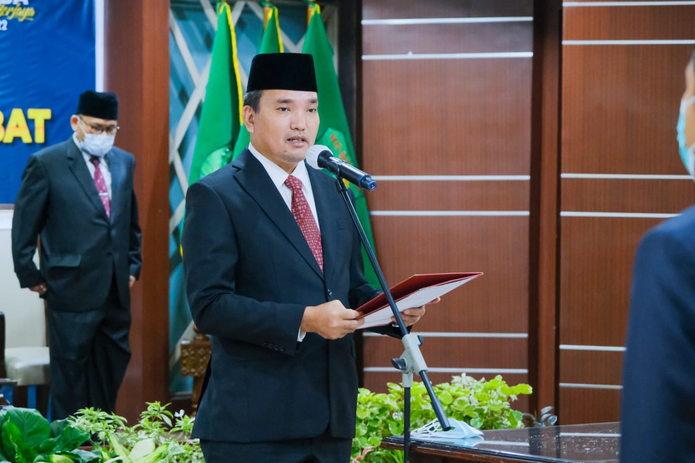 Plt Bupati Beni Hernedi Lantik Sejumlah Pejabat di Muba