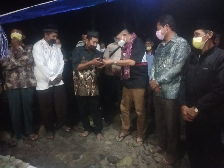 Anggota DPR RI Komisi III DR Hinca IP Panjaitan XIII SH MH Meresmikan Rumah Aspirasi Dan Rumah Kusut Tradisional di Kecamatan Tapian Dolok, Kabupaten Simalungun