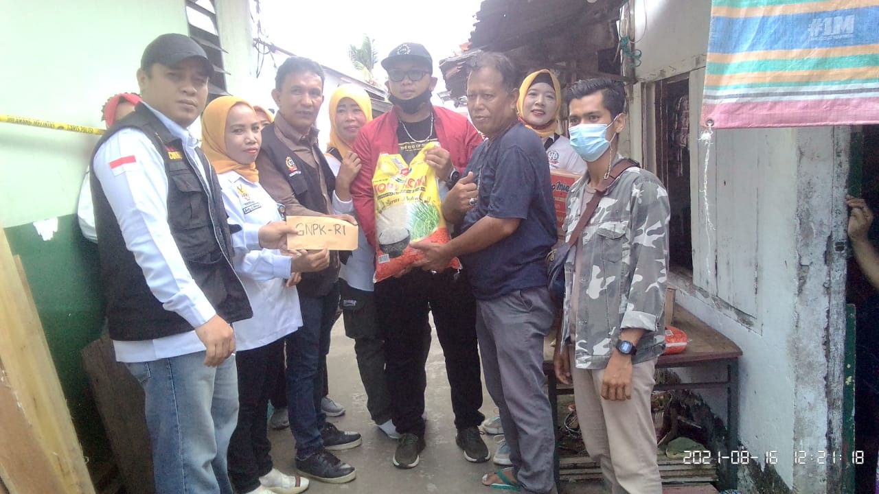 Gerakan Nasional Pencegahan Korupsi Republik Indonesia (GNPK-RI) Sumatera selatan Turun Memberi Bantuan Kepada Korban Kebakaran Di Tangga Buntung Palembang