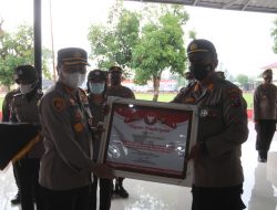 Kapolresta Deli Serdang Anugerahkan Reward Kepada 31 Personil Polresta Deli Serdang Yang Berprestasi