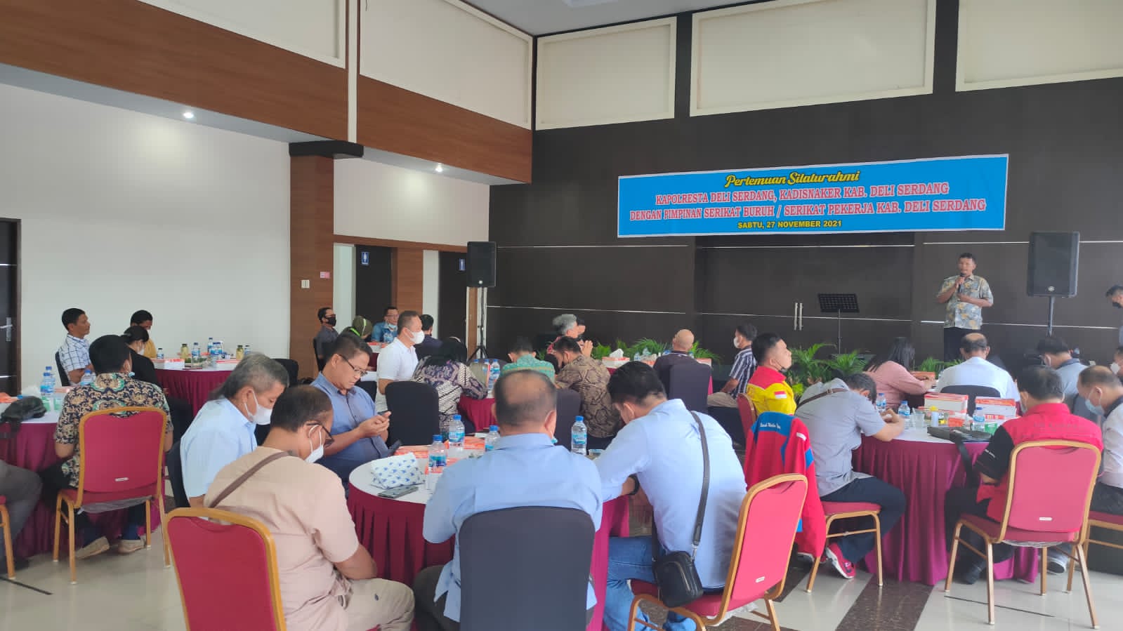 Kapolresta Deli Serdang Silaturahmi Dengan Serikat Buruh Se-Deli Serdang Kapolresta Deli Serdang Silaturahmi Dengan Serikat Buruh Se-Deli Serdang
