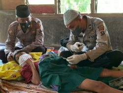 Aiptu Jonni Ilham Hasibuan Keliling Desa, Khitan Warga Kurang Mampu