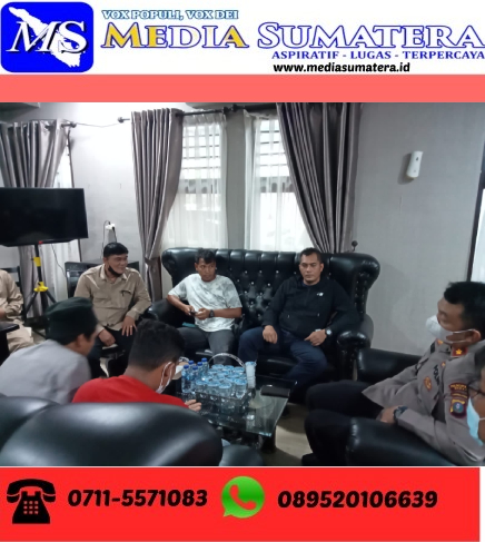 Kapolsek Percut Sei Tuan Kompol M. Agustiawan ST. SIK Mediasi Antara Pemain Sepak Bola