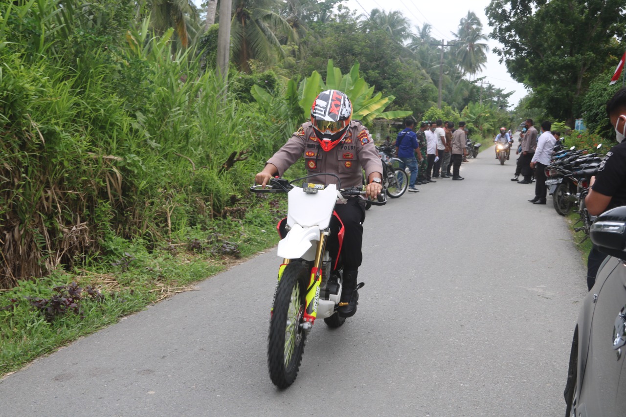 Wakapolresta Deli Serdang Monitoring Pelaksanaan Vaksinasi Di Kecamatan Pantai Labu Wakapolresta Deli Serdang Monitoring Pelaksanaan Vaksinasi Di Kecamatan Pantai Labu