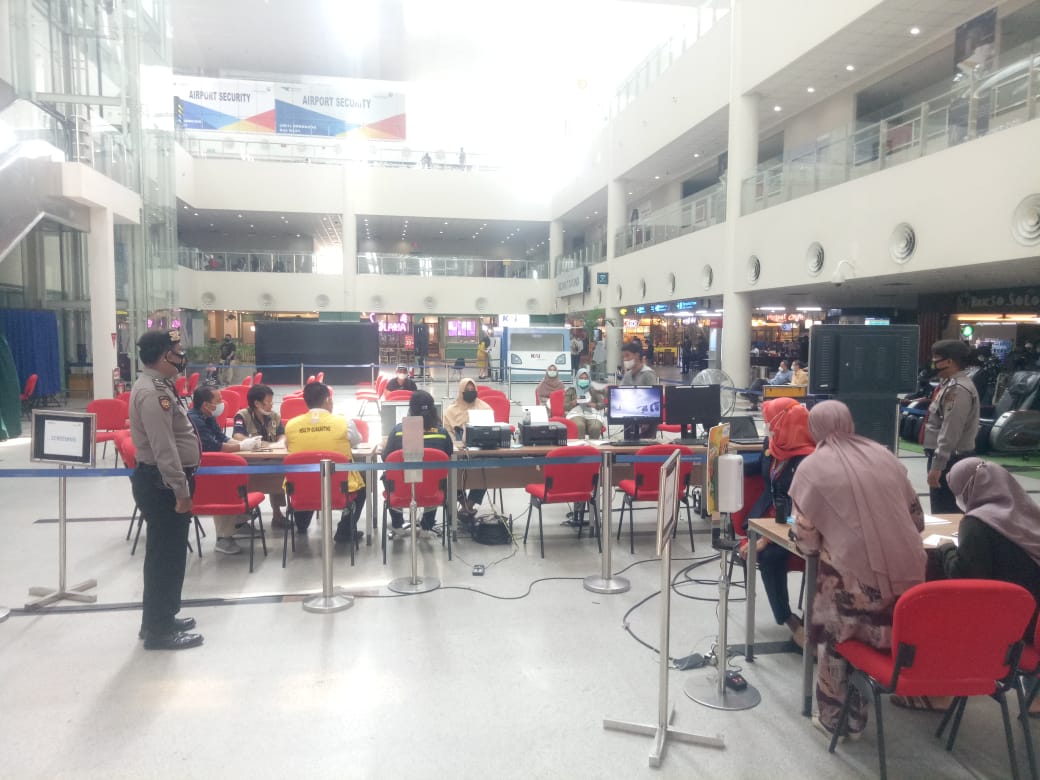 Polsek Kawasan Bandara Kania Monitoring Pelaksanaan Vaksinasi Di Bandara Internasional Kuala Namu