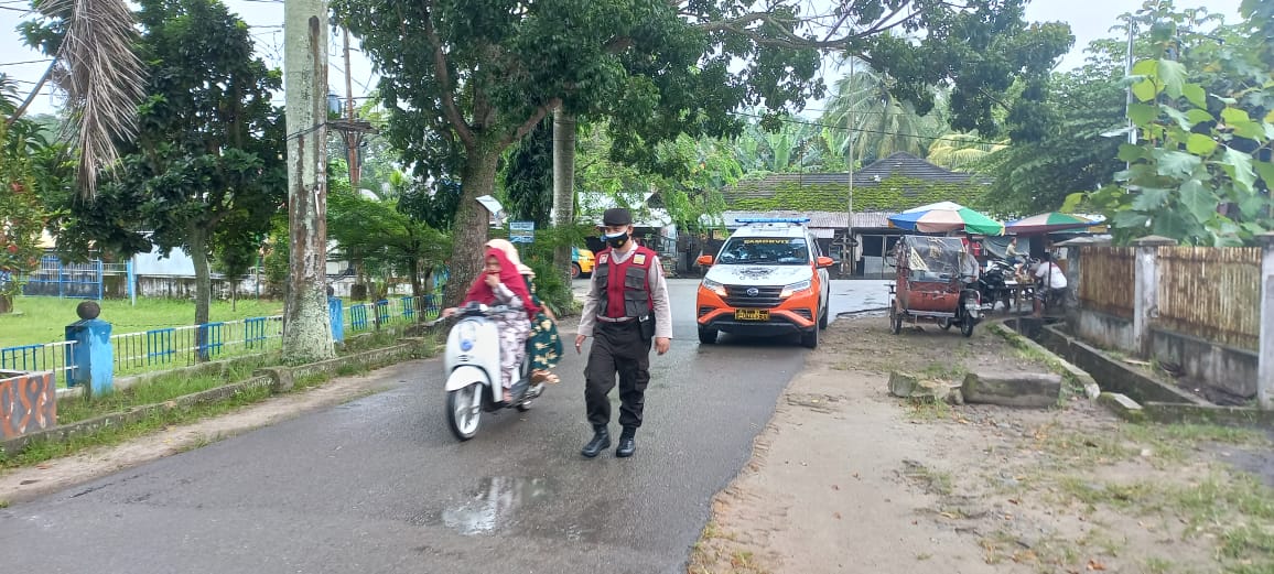 Dengan Mobil Pengeras Suara Sat Samapta Polresta Deli Serdang, Himbau Masyarakat Laksanakan Vaksinasi