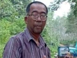 Kades Terpilih, Desa Menten Bersama Warga, Mengerjakan Pengerasan Jalan Desa