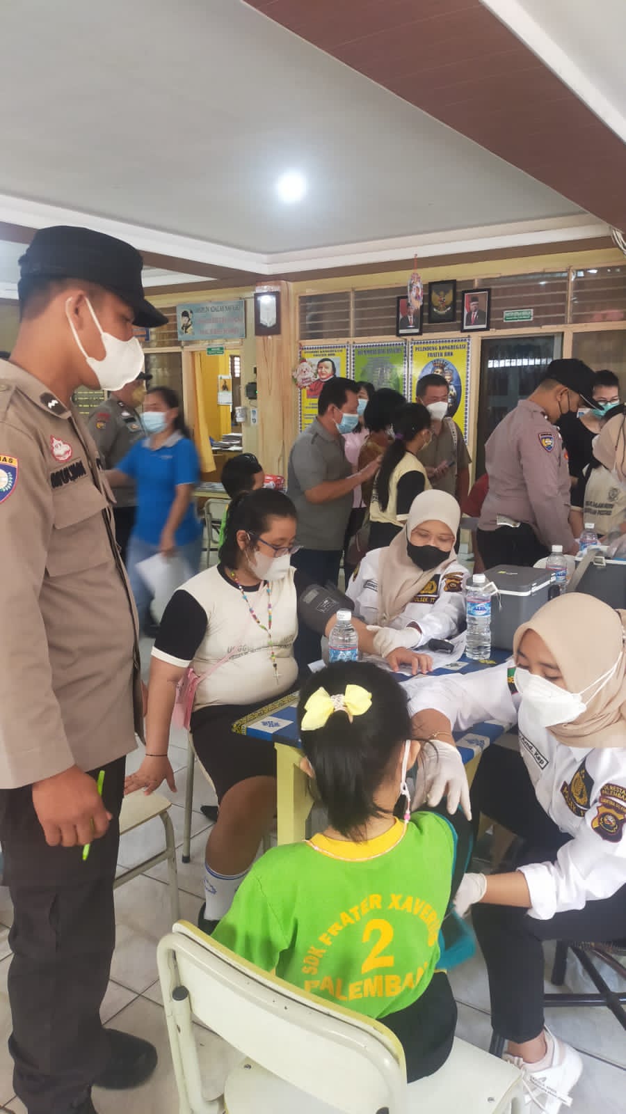Siswa kelas 1-6 SD Xaverius 2 Palembang Ikuti Vaksinasi Merdeka Siswa kelas 1-6 SD Xaverius 2 Palembang Ikuti Vaksinasi Merdeka