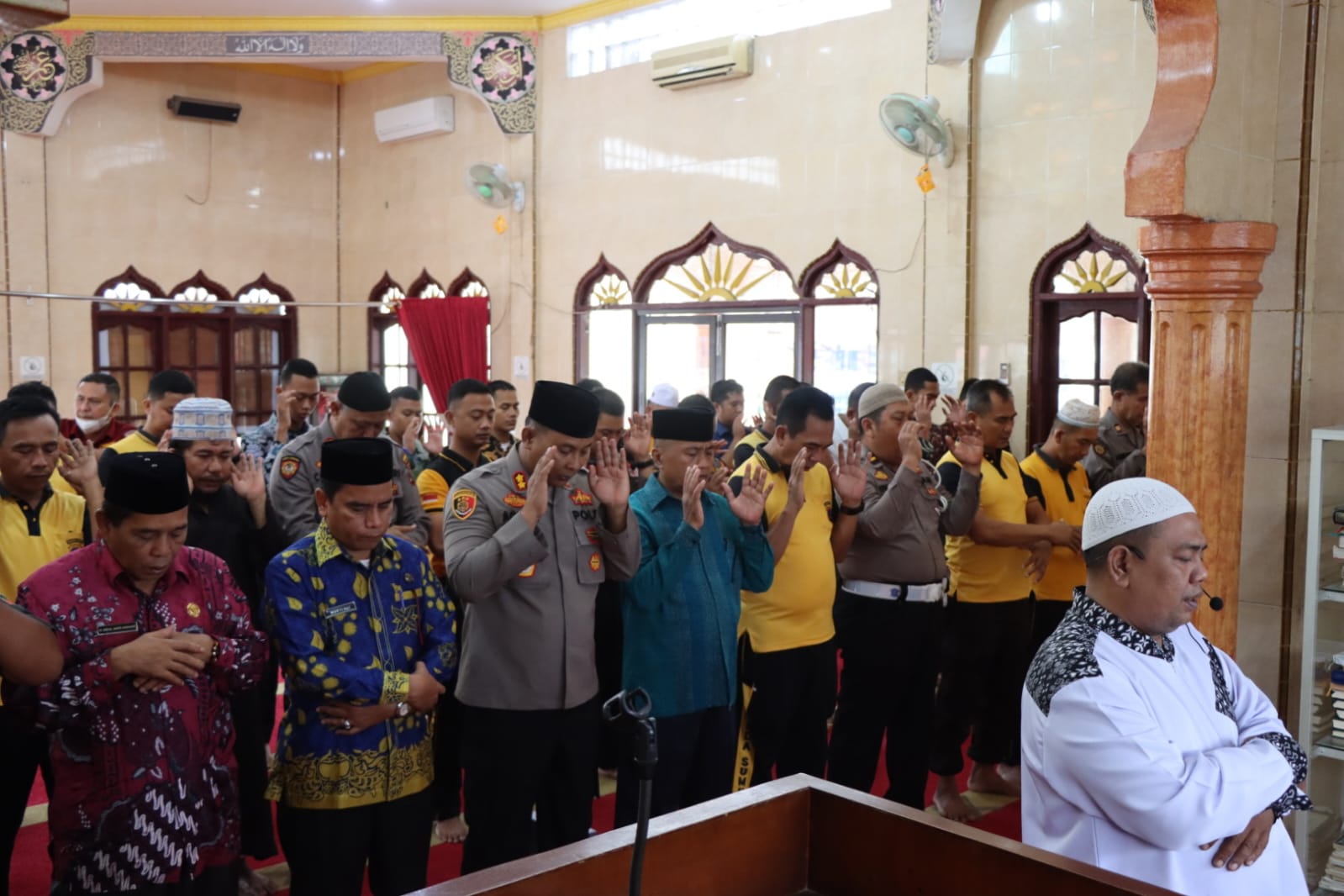 Polresta Deli Serdang Laksanakan Sholat Gaib, Untuk Korban Kericuhan Di Kanjuruhan