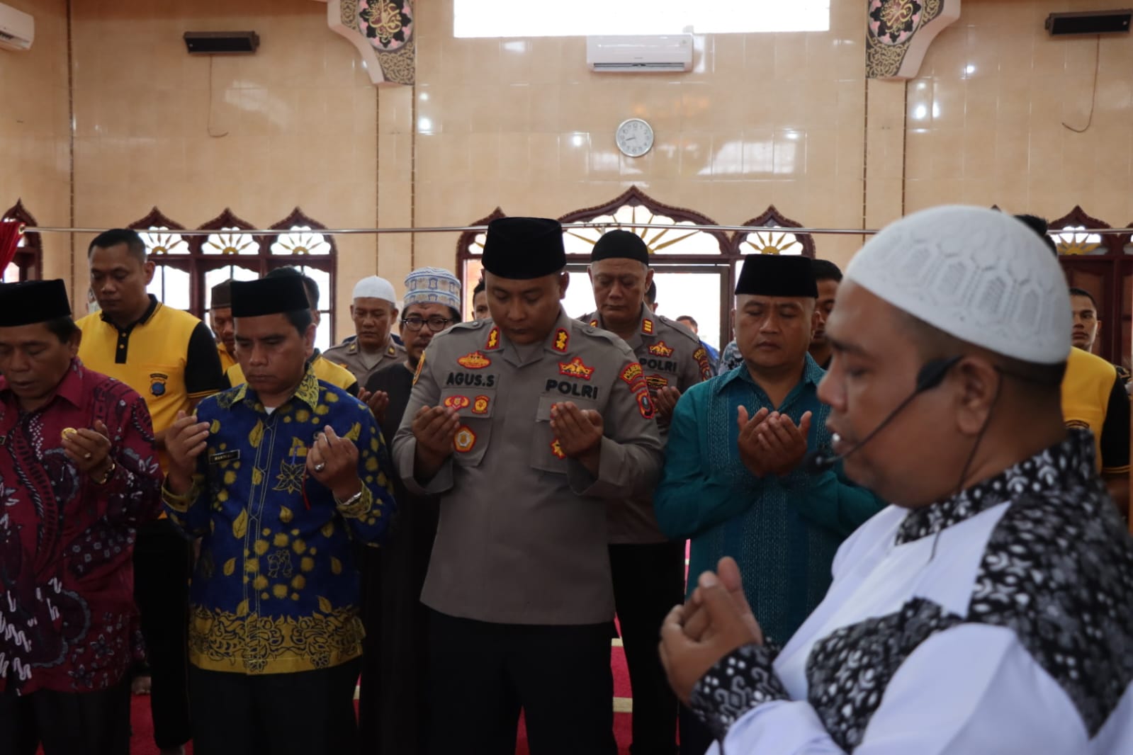 Polresta Deli Serdang Laksanakan Sholat Gaib, Untuk Korban Kericuhan Di Kanjuruhan