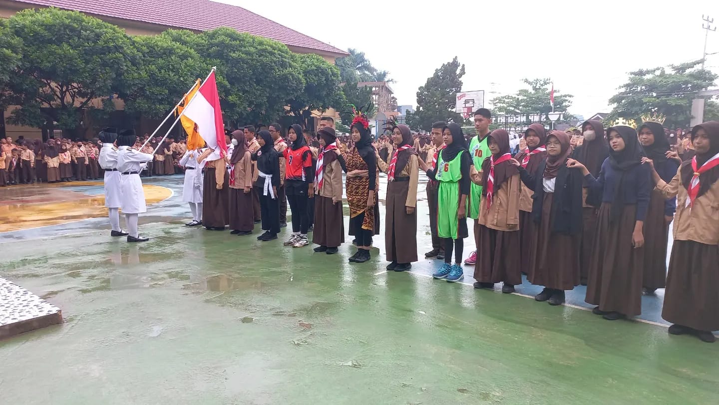 Pengukuhan Pengurus Ketua OSIS SMP Negeri 19 Kota Palembang Pengukuhan Pengurus Ketua OSIS SMP Negeri 19 Kota Palembang