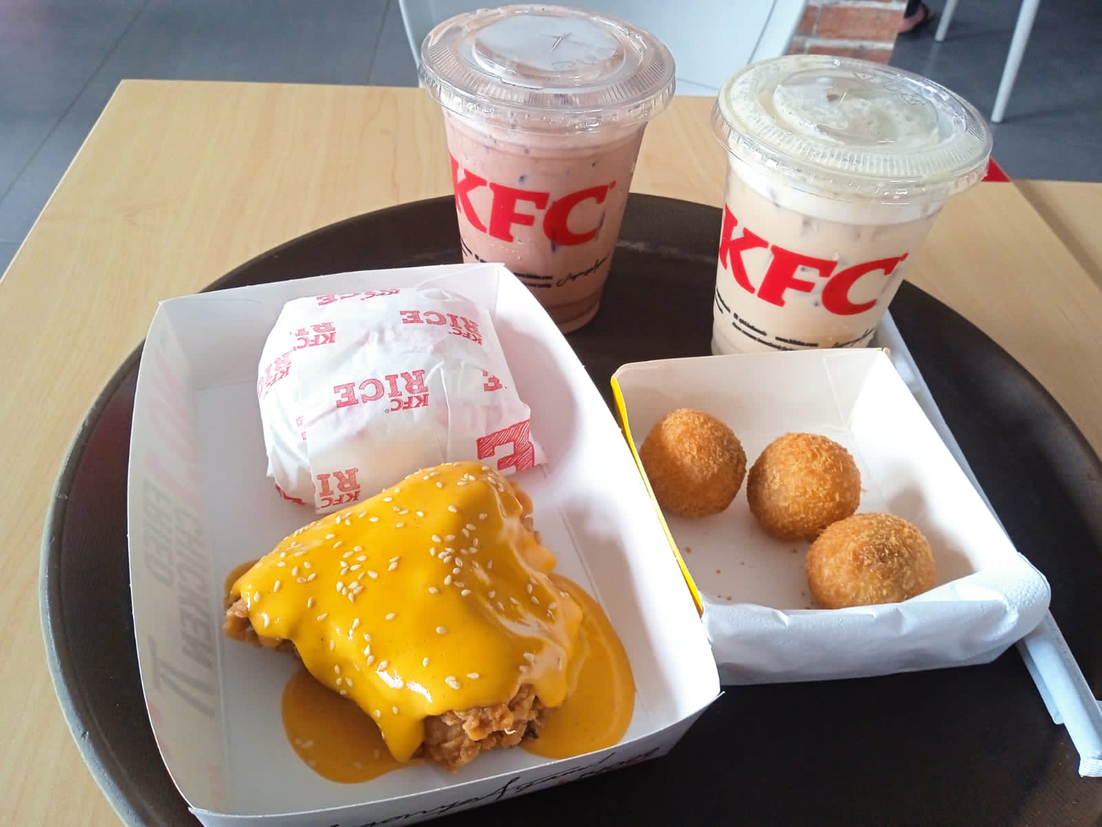 Golden Combo Dari KFC Indonesia Bersama Rayakan Golden Moment di Bulan Desember Golden Combo Dari KFC Indonesia Bersama Rayakan Golden Moment di Bulan Desember