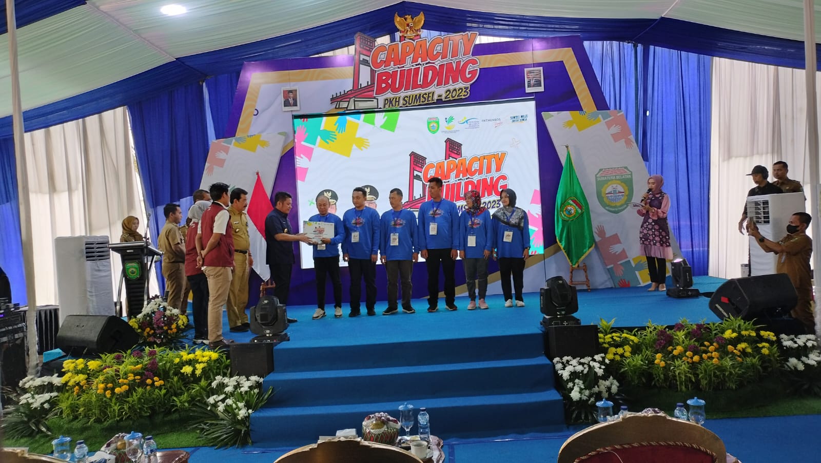 Capacity Building SDM PKH Sumsel berikan Penghargaan Manfaat PKH