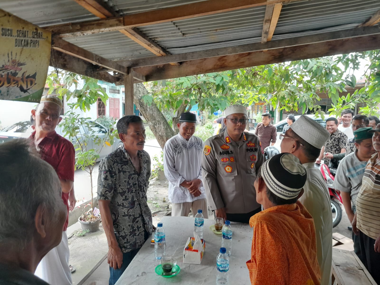 Polresta Deli Serdang Giat Juma't Curhat Dengar Keluhan Warga