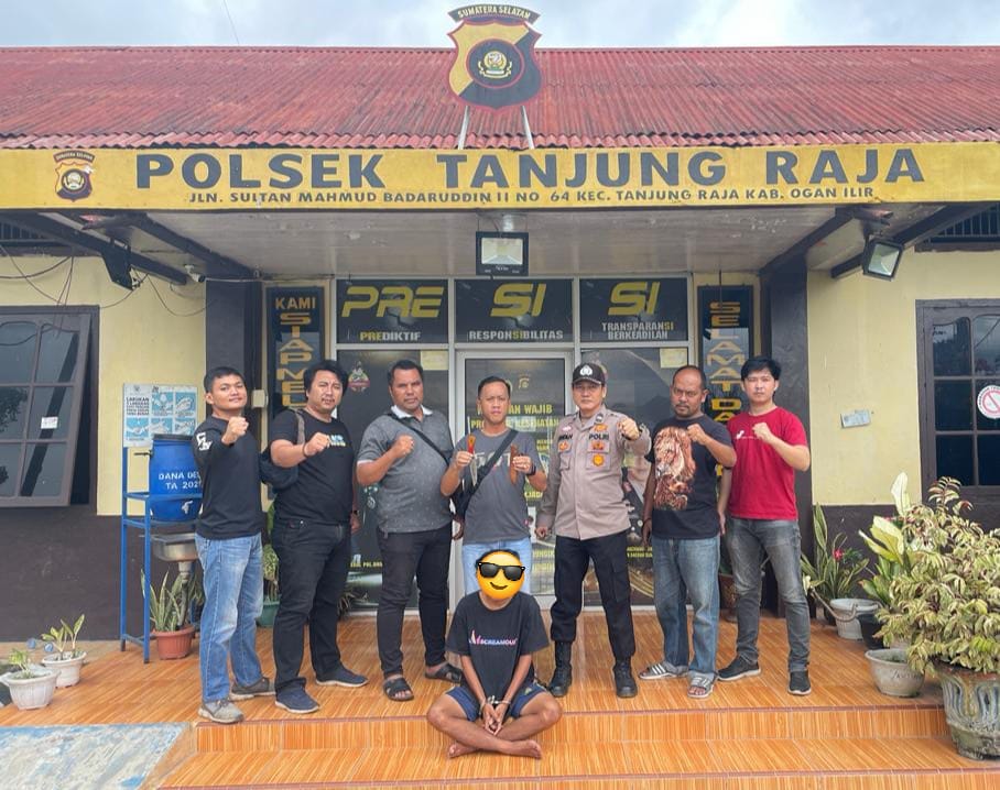 PENANGKAPAN SEORANG PEMUDA PEMBAWA SENJATA TAJAM