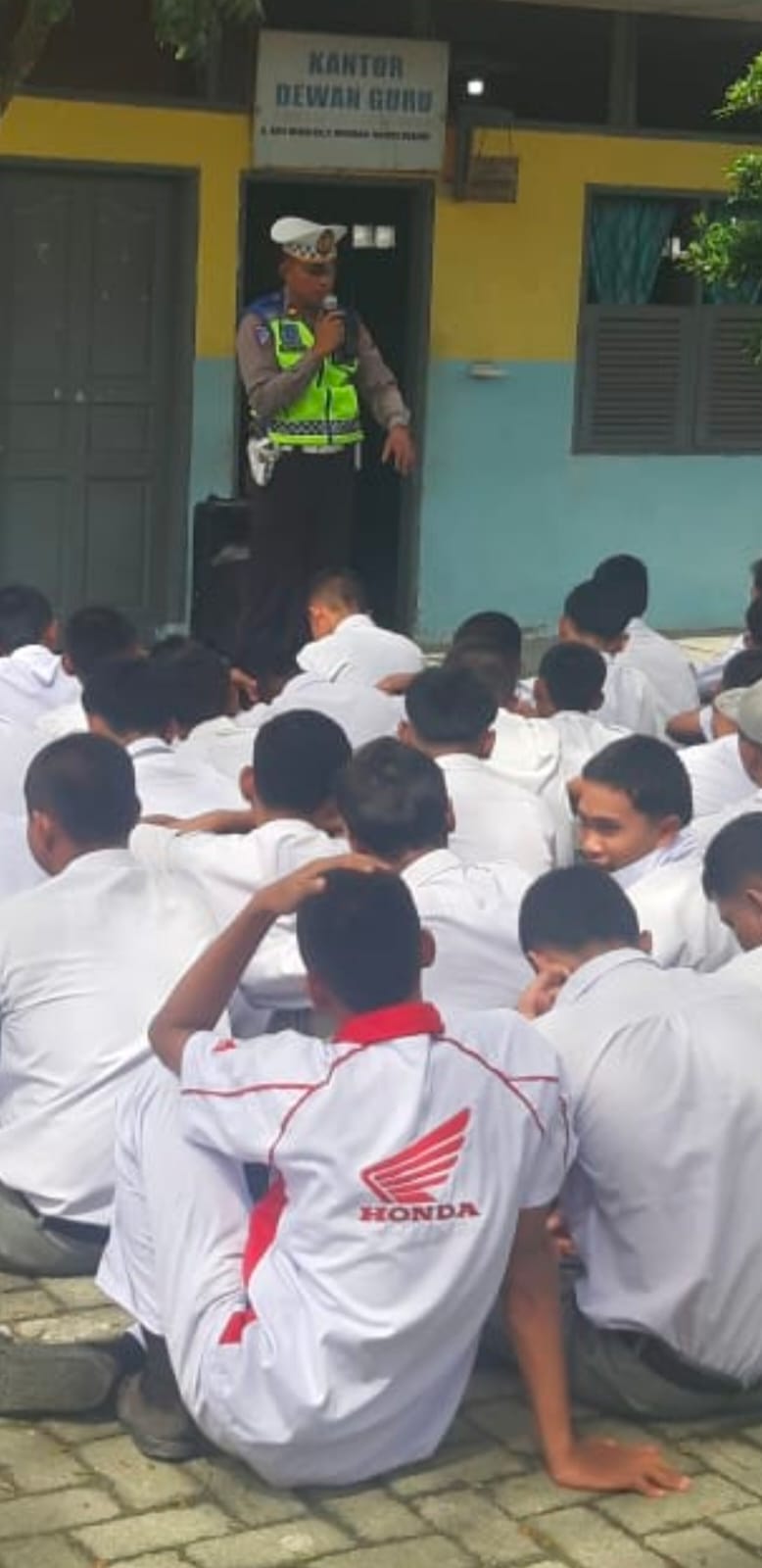 Sat Lantas Polresta Deli Serdang Giat Police Go To School