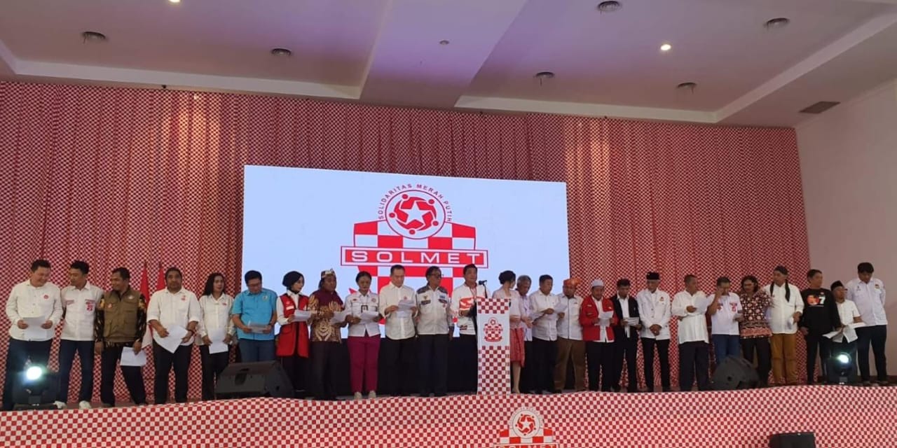 Puluhan Relawan Jokowi Sami'na Waato'na Ikut Arahan Presiden Jokowi Pada Pilpres 2024