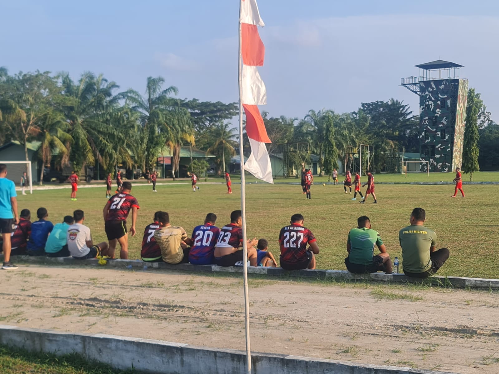 Pertandingan Persahabatan Sepak Bola Yonif 121/MK vs Polresta Deli Serdang