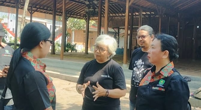 Untuk Merdeka Belajar: Guru SD Xaverius 2 Palembang Kunjungi Sekolah Eksperimental Mangunan di Yogyakarta