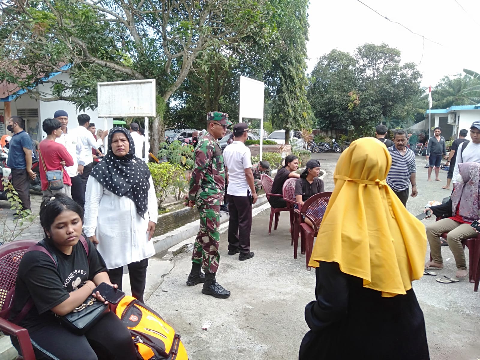 127 TKI Ilegal Naik Kapal Tongkang Pulang Ke Indonesia