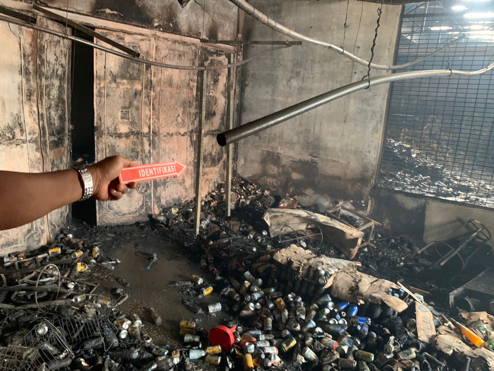 Bakar Toko Sambil Maling, Diciduk unit Reskrim Polsek Percut Sei Tuan