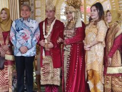 Fitriana/Pingky Mewakili Heri Amalindo, Hadiri Pernikahan Warga di Lemabang