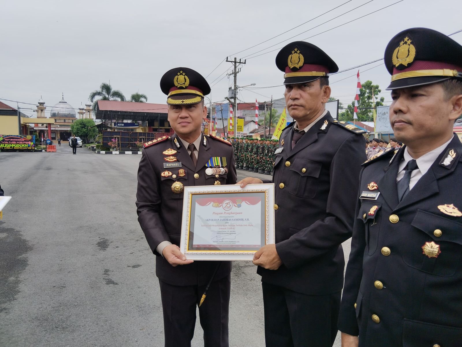 Polresta Deli Serdang Gelar Doa Bersama Dan Berikan Reward Kepada Personil Berprestasi Di HUT Bhayangkara Ke 78 Polresta Deli Serdang Gelar Doa Bersama Dan Berikan Reward Kepada Personil Berprestasi Di HUT Bhayangkara Ke 78