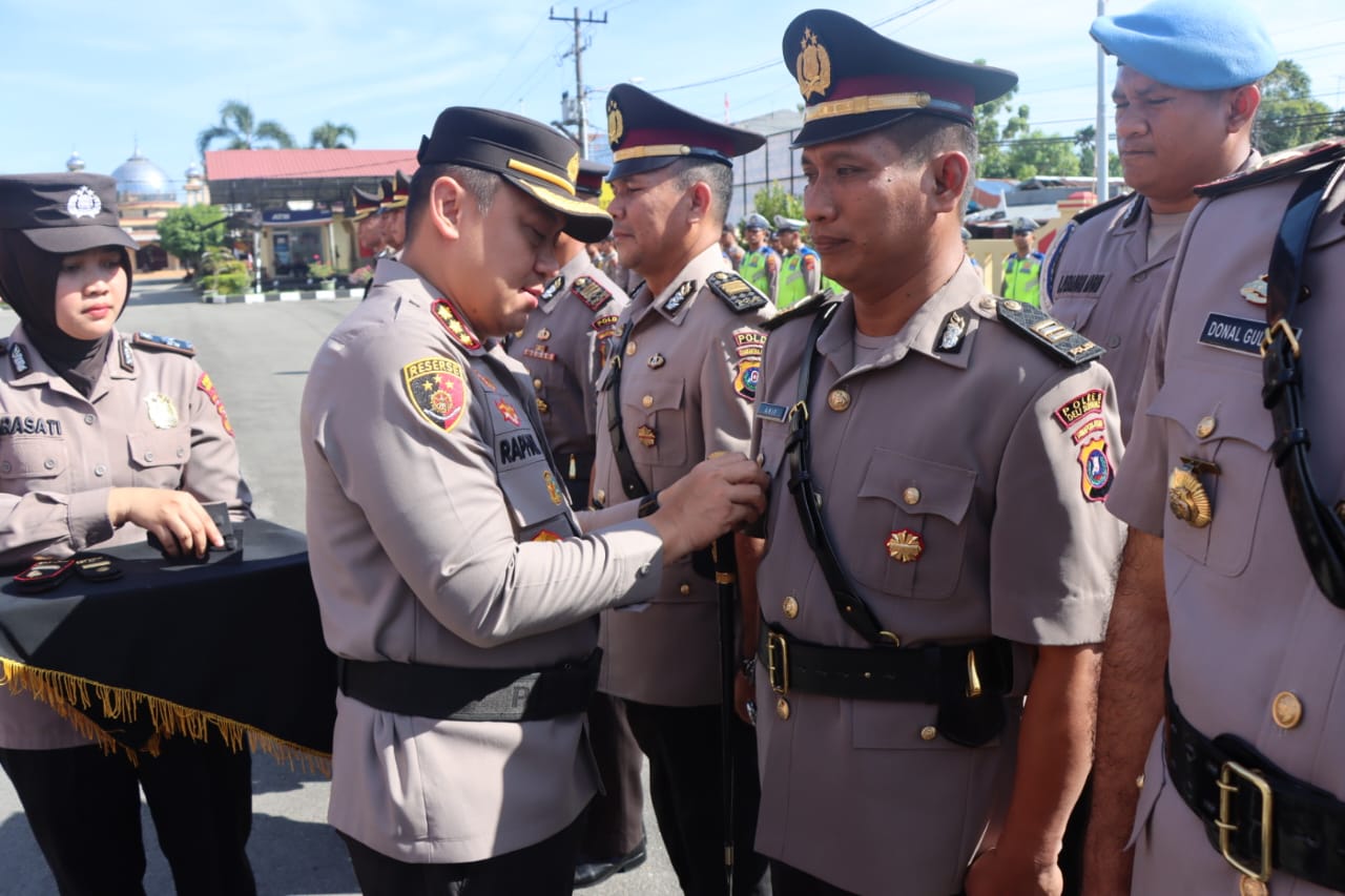 Kapolresta Deli Serdang Pimpin Serah Terima Jabatan 2 Kabag dan 5 Kapolsek Jajaran Polresta Deli Serdang