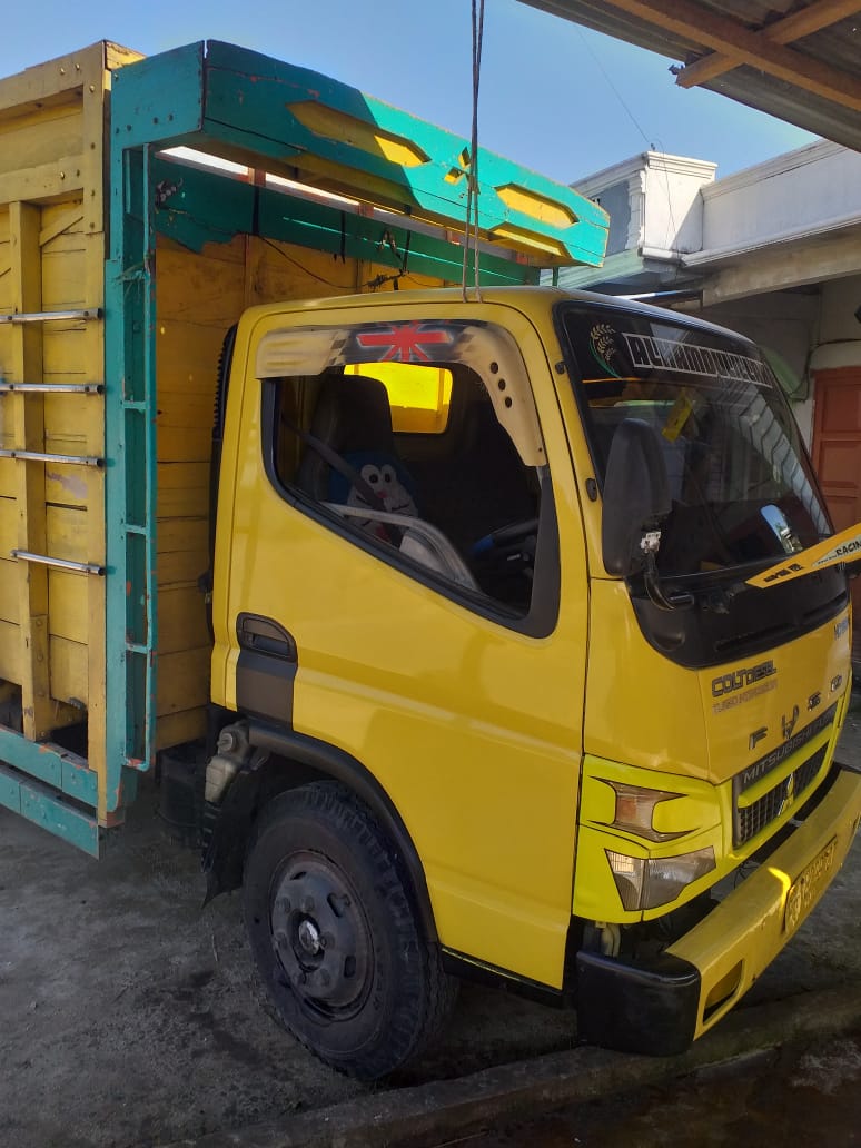 Diduga Geng Motor, Rusak Rumah Warga Dan Mobil Diduga Geng Motor, Rusak Rumah Warga Dan Mobil
