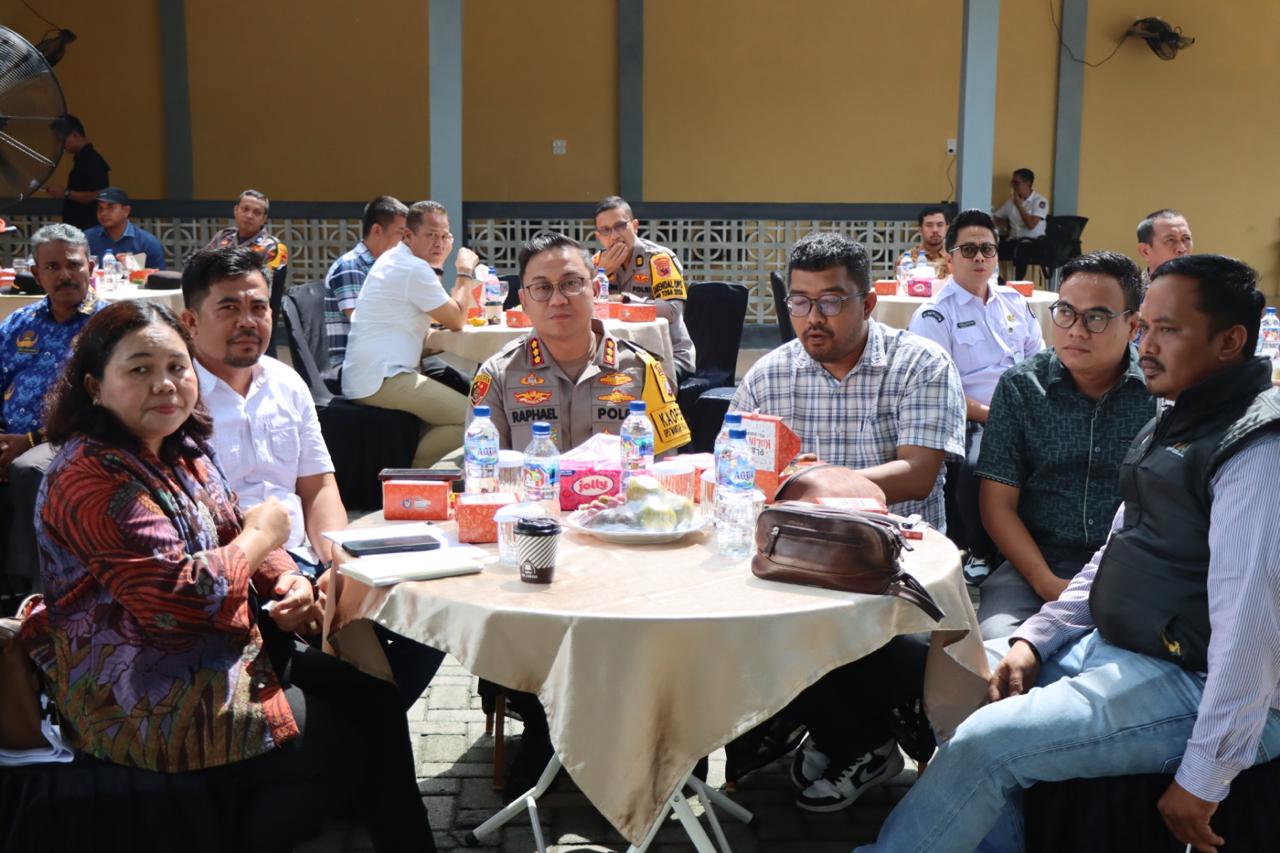 Kapolresta Deli Serdang Hadiri Coffe Morning Sosialisasi Peraturan KPU, Pilkada 2024 Kapolresta Deli Serdang Hadiri Coffe Morning Sosialisasi Peraturan KPU, Pilkada 2024