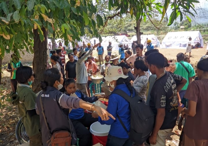 Jaringan Caritas Indonesia Terus Bergerak Membantu 9000 Pengungsi Akibat Erupsi Gunung Lewotobi