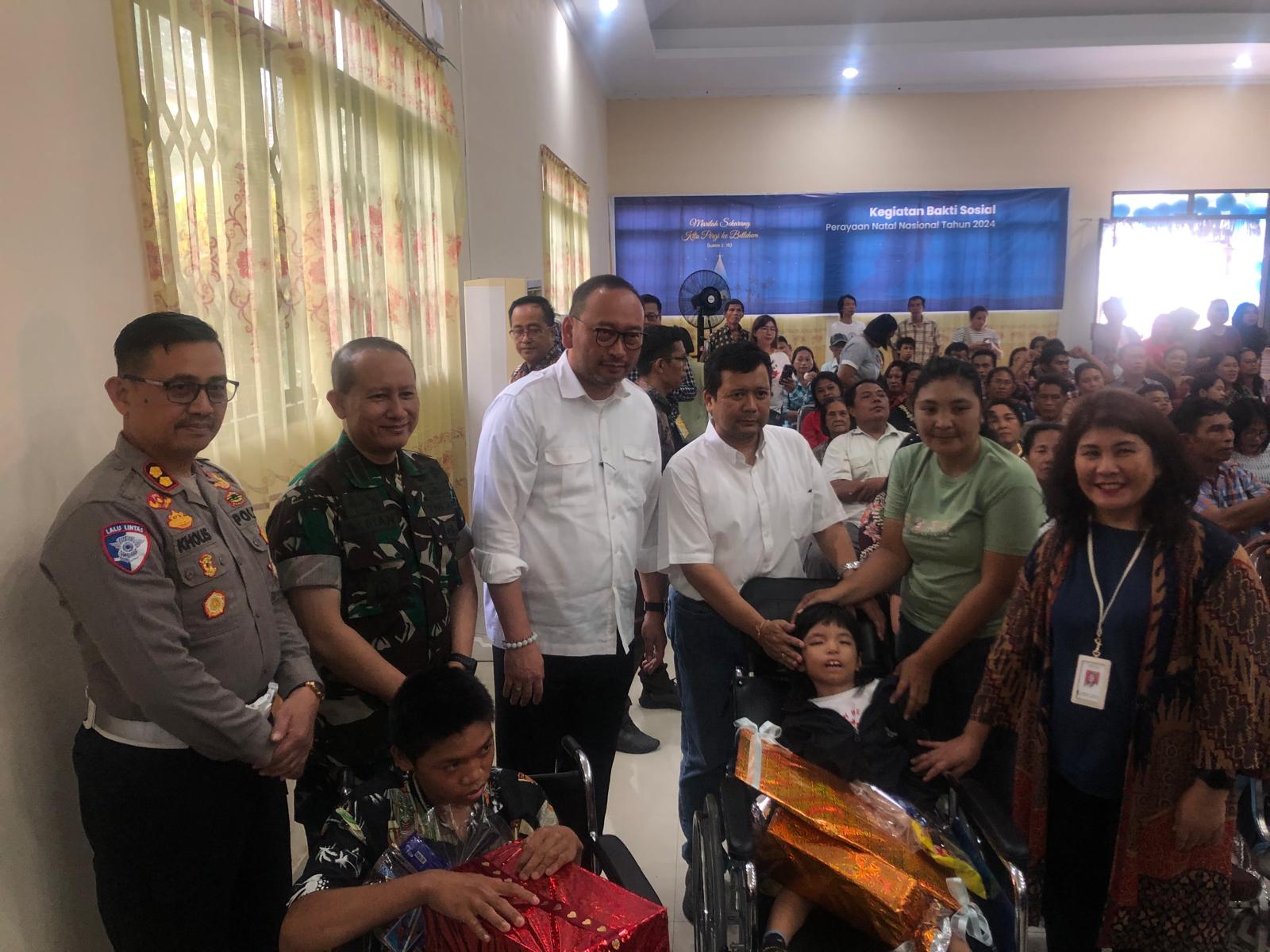 Luky A Yusgiantoro Ketua Pelaksana Natal Nasional 2024 Gelar Bakti Sosial di Manado