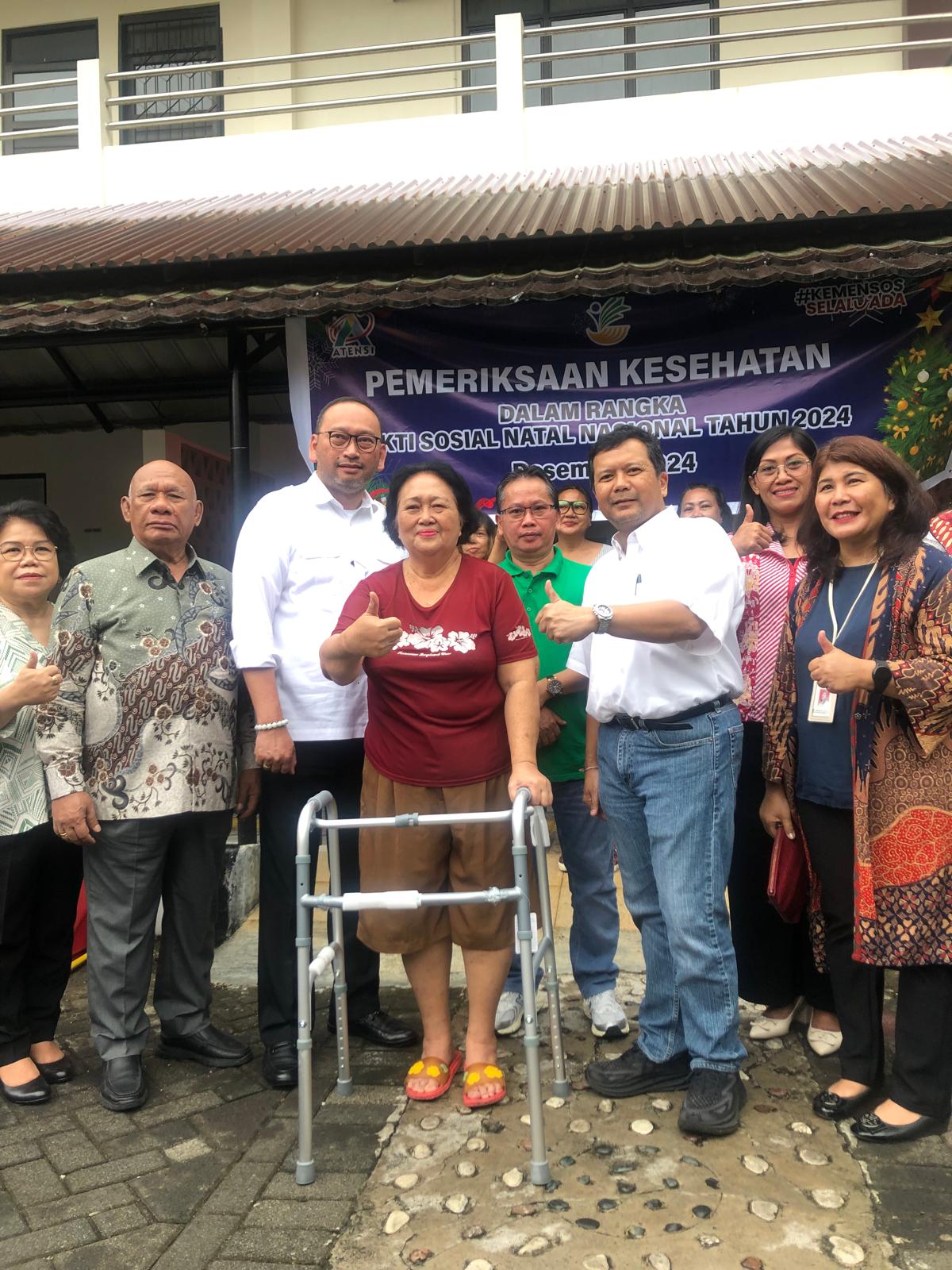 Luky A Yusgiantoro Ketua Pelaksana Natal Nasional 2024 Gelar Bakti Sosial di Manado