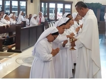 Suster Fransiskus Charitas Menjadi Berlimpah Dalam Pengharapan Dan Memberikan Kesaksian Yang Dapat Dipercaya Suster Fransiskus Charitas Menjadi Berlimpah Dalam Pengharapan Dan Memberikan Kesaksian Yang Dapat Dipercaya