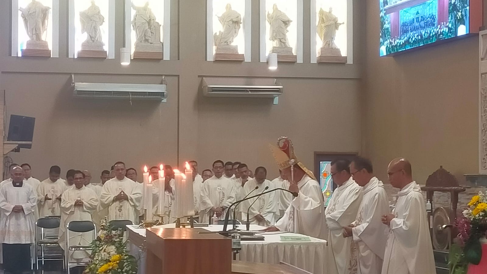 Kongregasi Suster F.Ch Merayakan Syukur Kemandirian Yang ke-33 Kongregasi Suster F.Ch Merayakan Syukur Kemandirian Yang ke-33