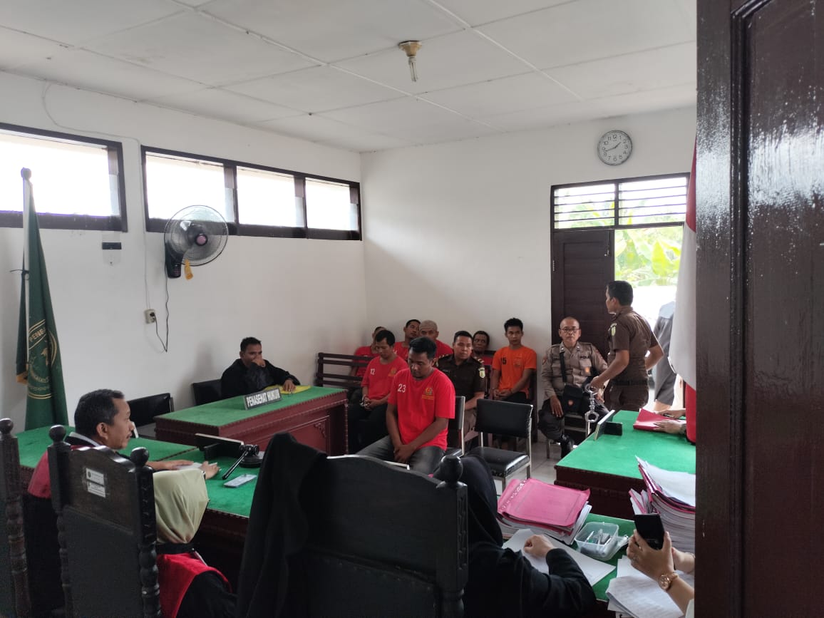 Kajatisu Diminta Tuntut Firdaus Sitepu Terduga Otak Pelaku Pelemparan Bom Molotov Kerumah Wartawan Dihukum Seberat Beratnya Kajatisu Diminta Tuntut Firdaus Sitepu Terduga Otak Pelaku Pelemparan Bom Molotov Kerumah Wartawan Dihukum Seberat Beratnya