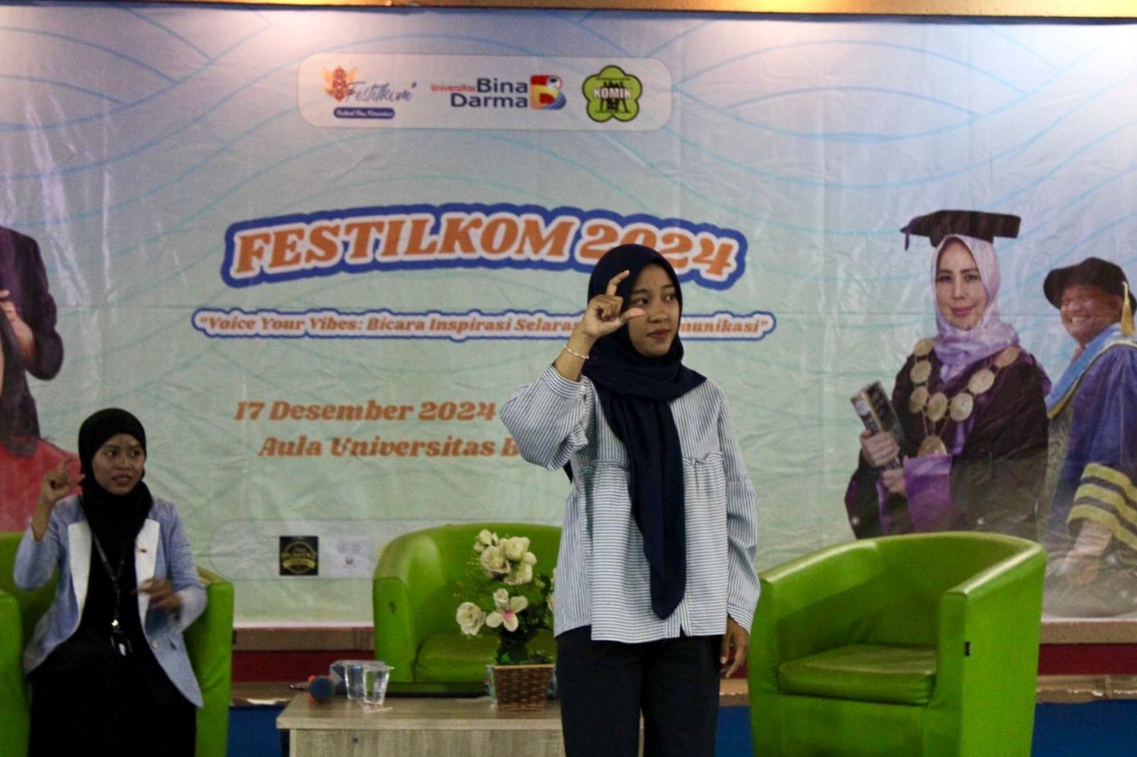 *Sukses Digelar! Seminar Nasional dan Perlombaan dalam FESTILKOM 2024 di Universitas Bina Darma*