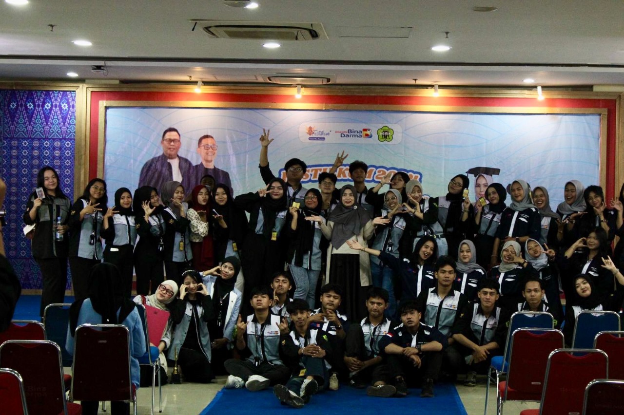 *Sukses Digelar! Seminar Nasional dan Perlombaan dalam FESTILKOM 2024 di Universitas Bina Darma*