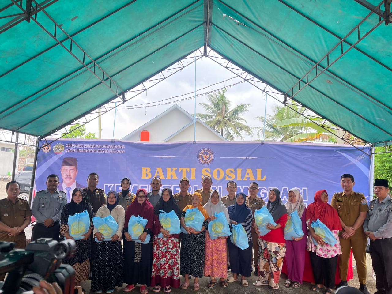 Serentak Di Seluruh Indonesia, Lapas Lubuk Pakam Salurkan 500 Paket Sembako Serentak Di Seluruh Indonesia, Lapas Lubuk Pakam Salurkan 500 Paket Sembako