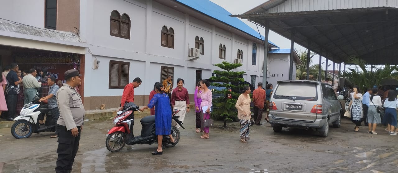 Polresta Deli Serdang Dan Polsek Jajaran Giat Pengamanan Ibadah Gereja