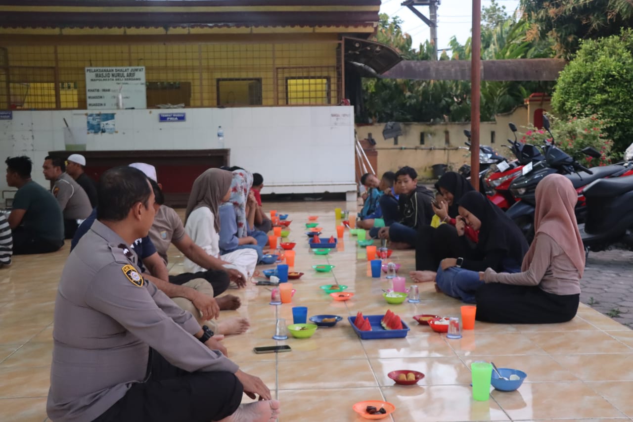 Berkahnya Ramadhan Polresta Deli Serdang Buka Puasa Bersama Masyarakat