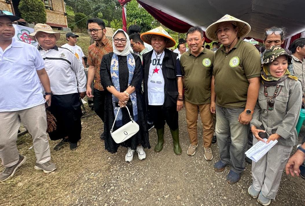 H.M. Taufiq R. Abdul Syakur Ketua Dewan Pembina PKTHMTB Karawang Dukung Program Swasembada Pangan Pemerintah 