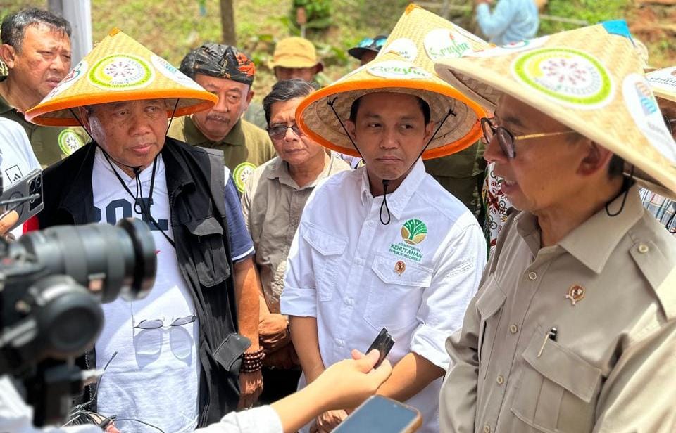 H.M. Taufiq R. Abdul Syakur Ketua Dewan Pembina PKTHMTB Karawang Dukung Program Swasembada Pangan Pemerintah 