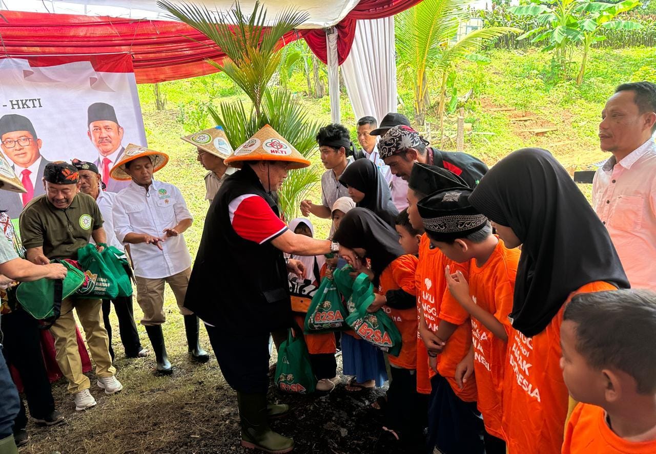 H.M. Taufiq R. Abdul Syakur Ketua Dewan Pembina PKTHMTB Karawang Dukung Program Swasembada Pangan Pemerintah 