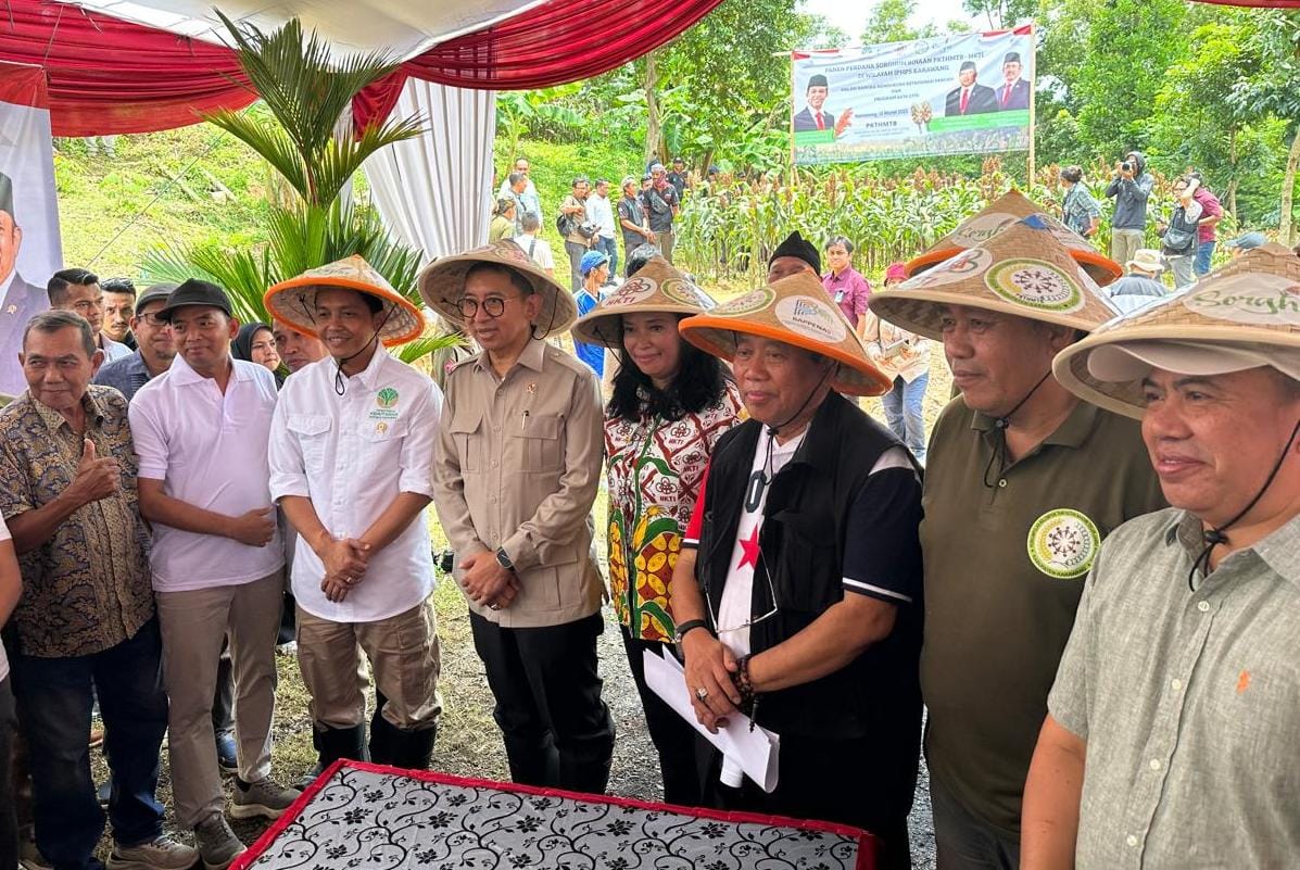 H.M. Taufiq R. Abdul Syakur Ketua Dewan Pembina PKTHMTB Karawang Dukung Program Swasembada Pangan Pemerintah 